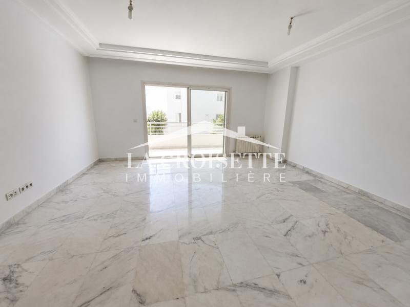 Appartement S+3 avec chambre de service aux Berges du Lac 2